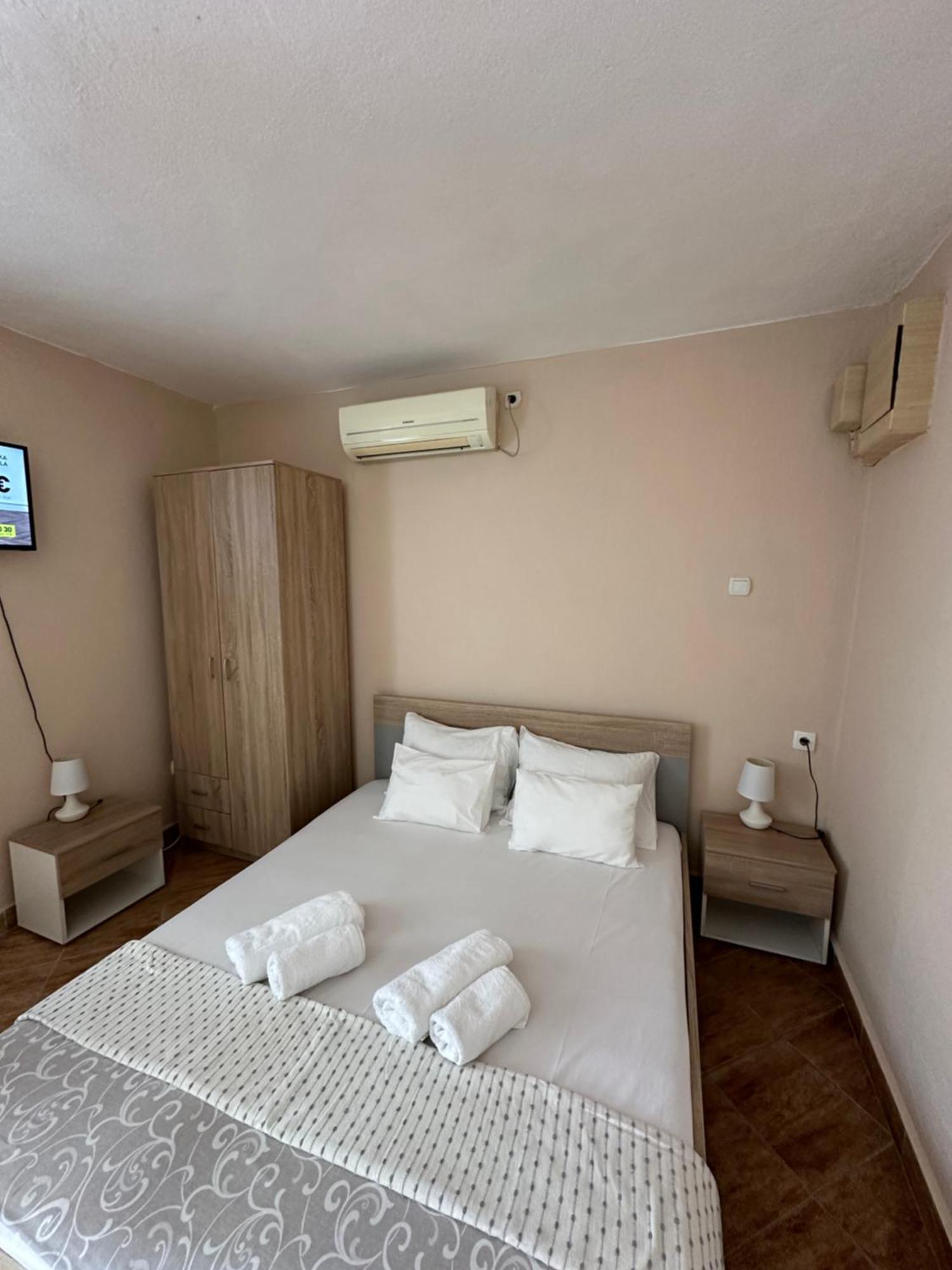 Apartman Nina Рисан Экстерьер фото