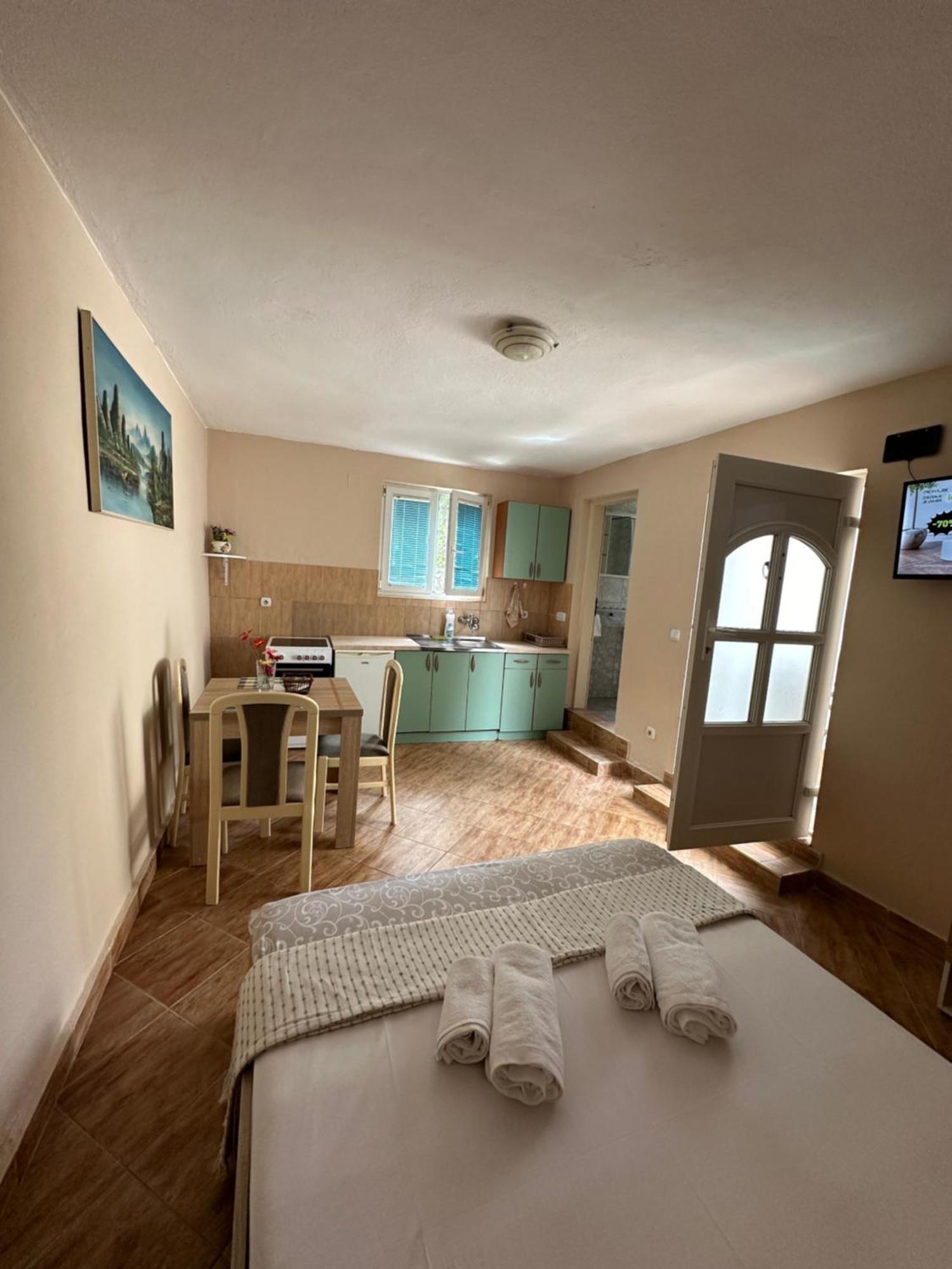 Apartman Nina Рисан Экстерьер фото